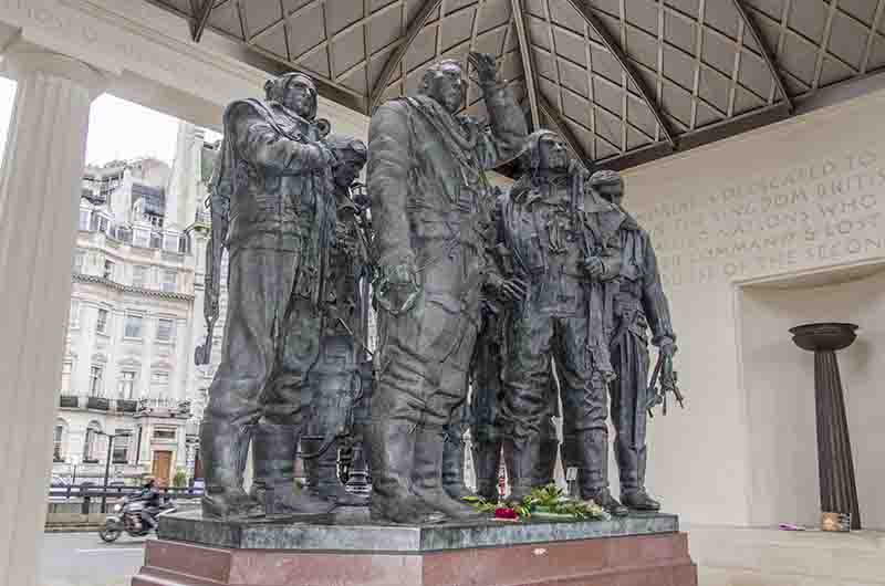 135 - Inglaterra - Londres - Hyde Park Corner - London Monument to Bomber Pilots